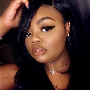 Meet your Posher, Nikira